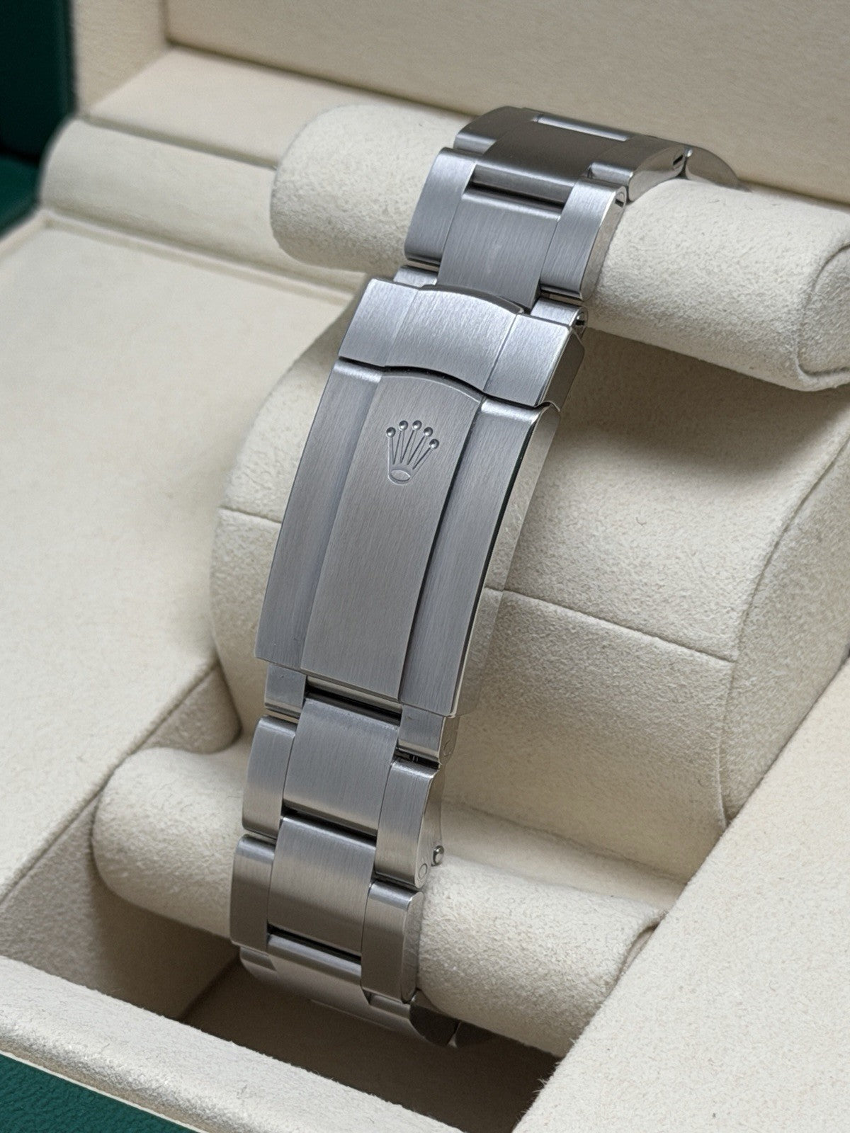 Rolex Oyster Perpetual 41mm - 134300 Pistachio - 2025 Full Set -£7750 Collection8
