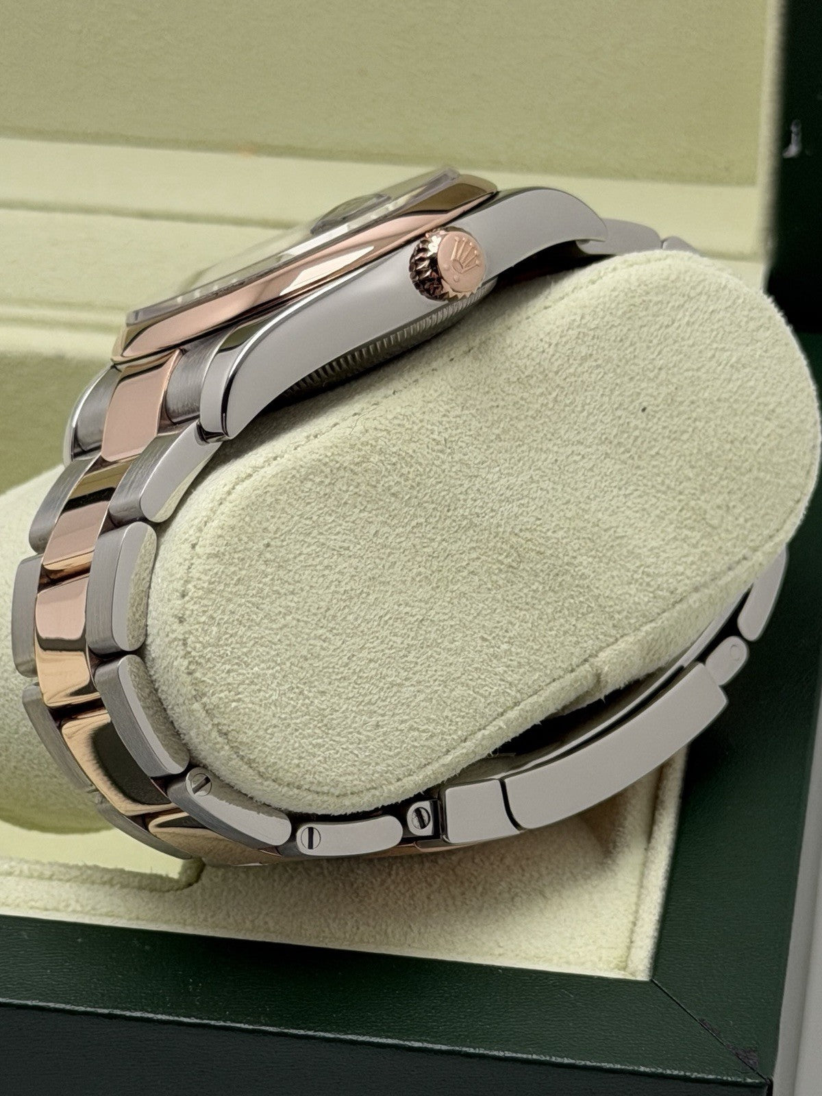 Rolex Datejust 36mm - 116201 - 2015 Full Set - £7,500 Collection4
