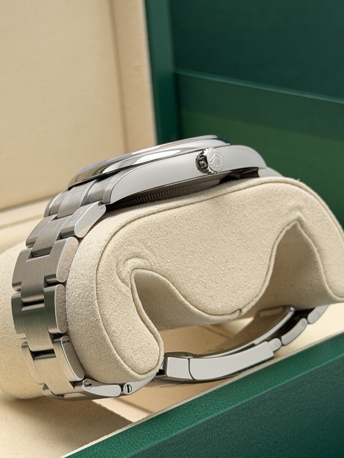 Rolex Oyster Perpetual 41mm - 124300 Green Dial - 2025 Full Set - £6,750 Collect6