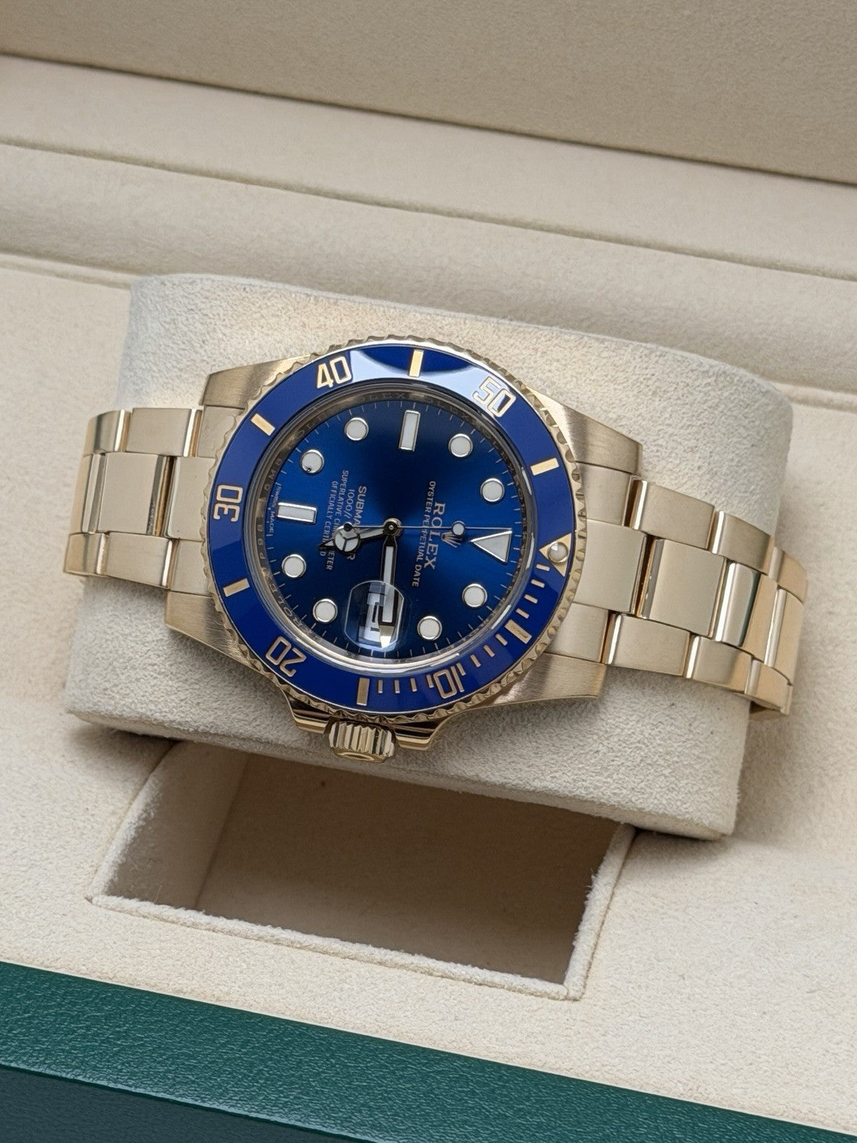 Rolex Submariner Date 40mm - 116618LB - 2018 Full Set - £26,995 Collection4