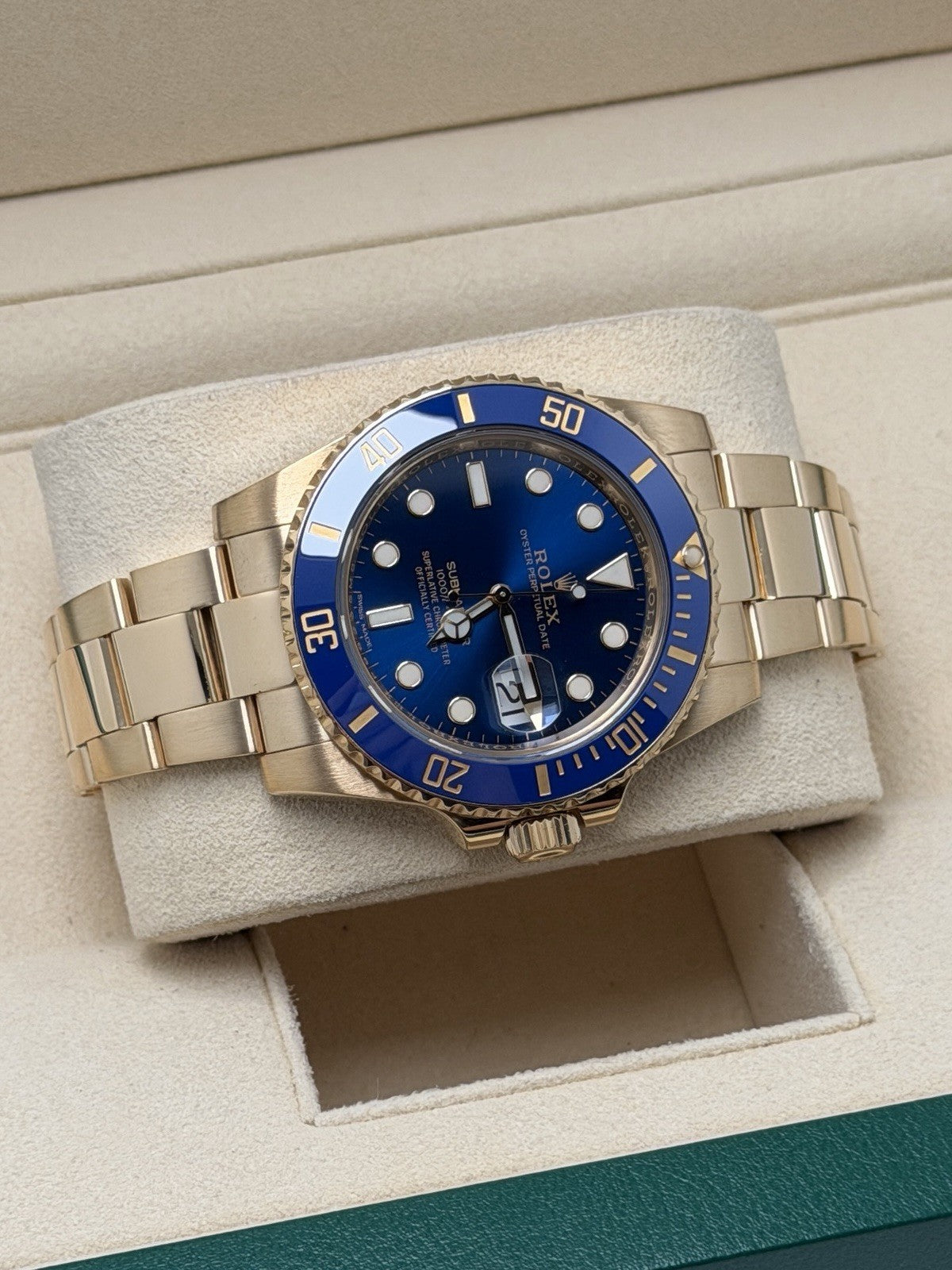 Rolex Submariner Date 40mm - 116618LB - 2018 Full Set - £26,995 Collection3