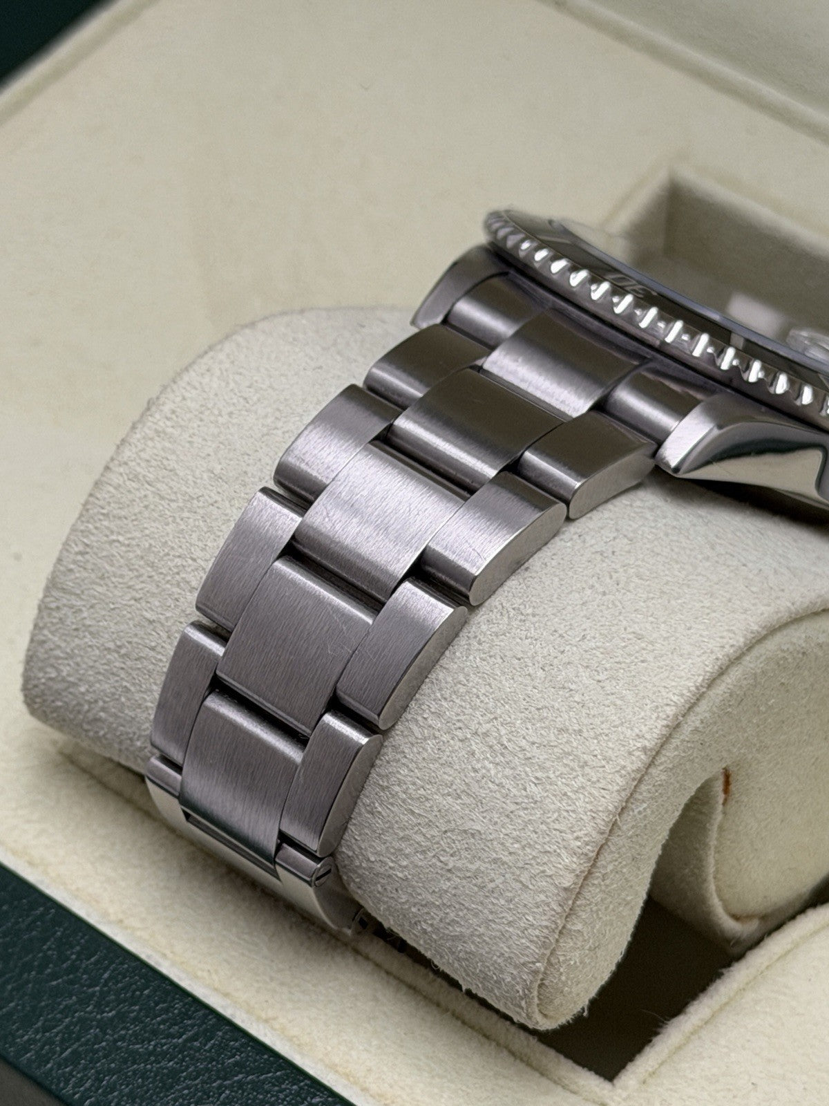 Rolex Submariner Date - 16610 - Box & Papers - 2004 - £7,750 On Collection3