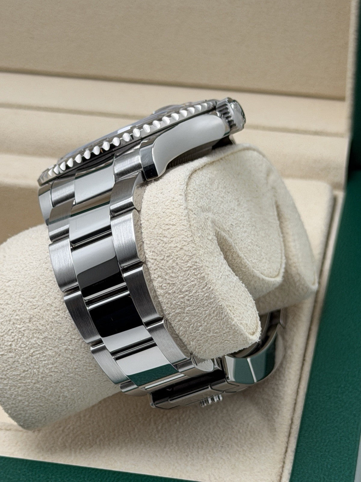 Rolex Yacht Master 40 - 126622 Blue Dial - 2024 Full Set - £10,250 Collection3