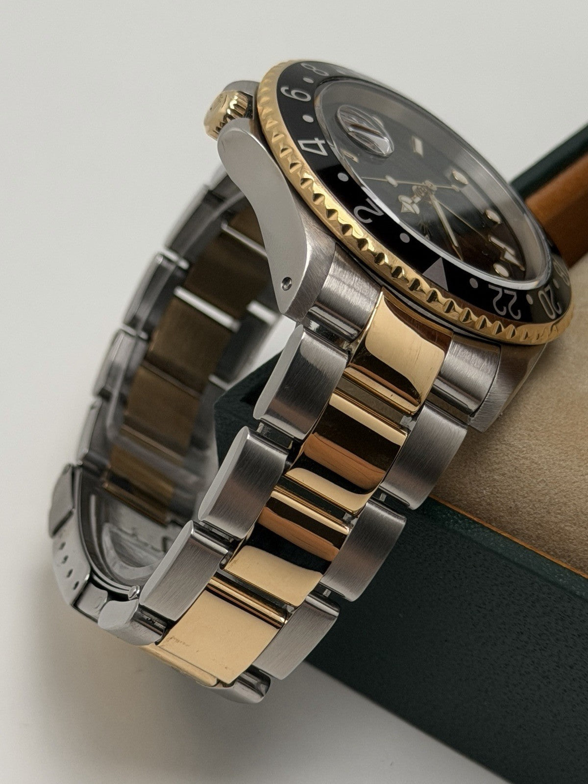 Rolex GMT-Master - 16713 - Year 1997 - £7,250 On Collection5