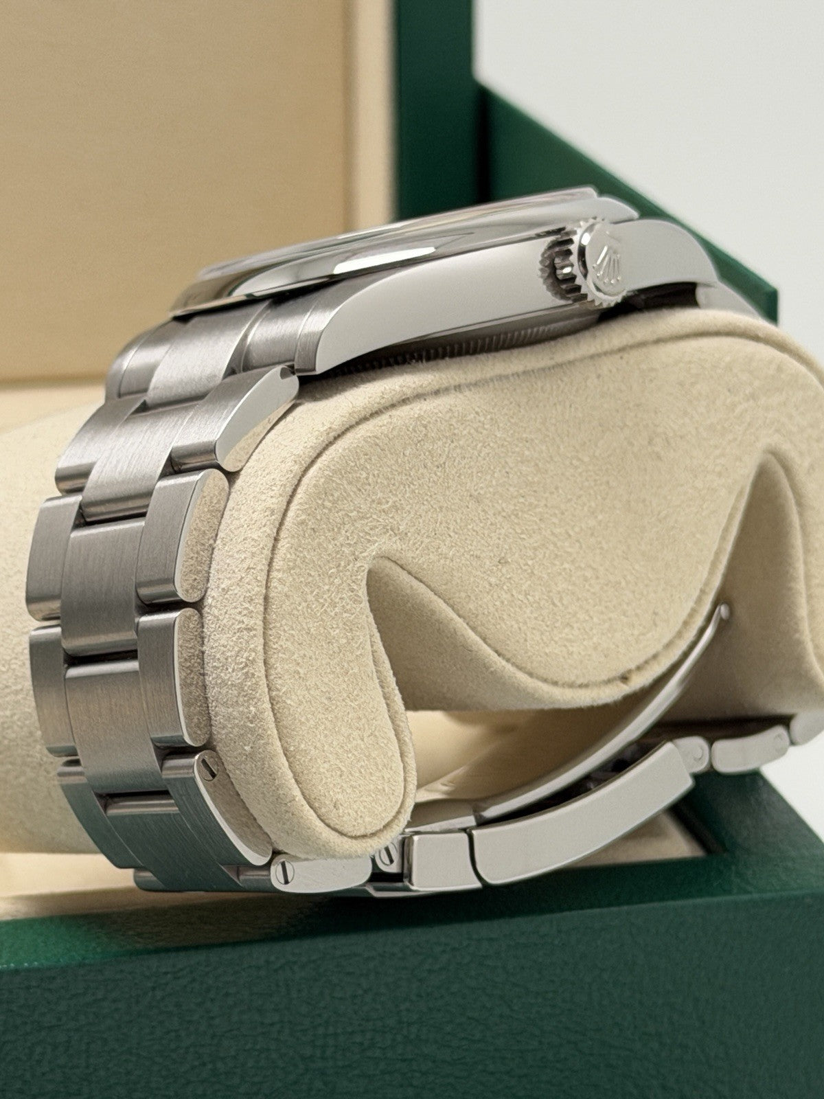 Rolex Oyster Perpetual 41mm - 134300 Pistachio - 2025 Full Set -£7750 Collection4