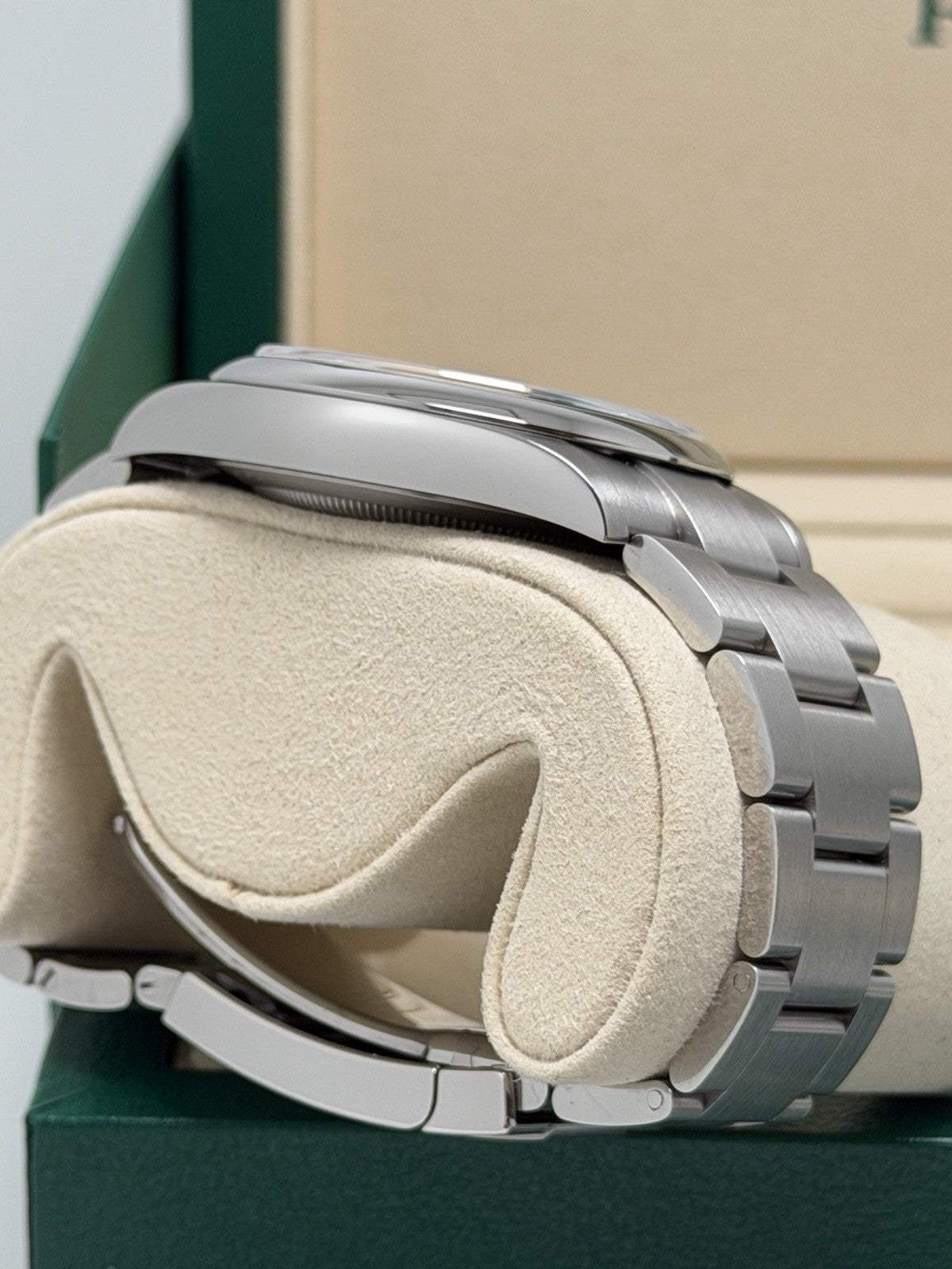 Rolex Oyster Perpetual 41mm - 134300 Pistachio - 2025 Full Set -£7750 Collection5