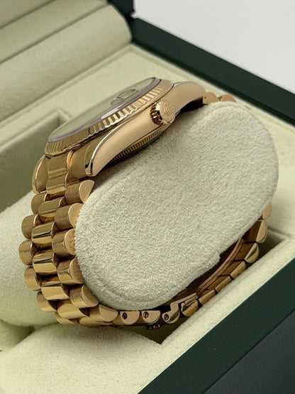 Rolex Day-Date 36mm - 118238 - 2001 - Full Set - £19,500 On Collection6