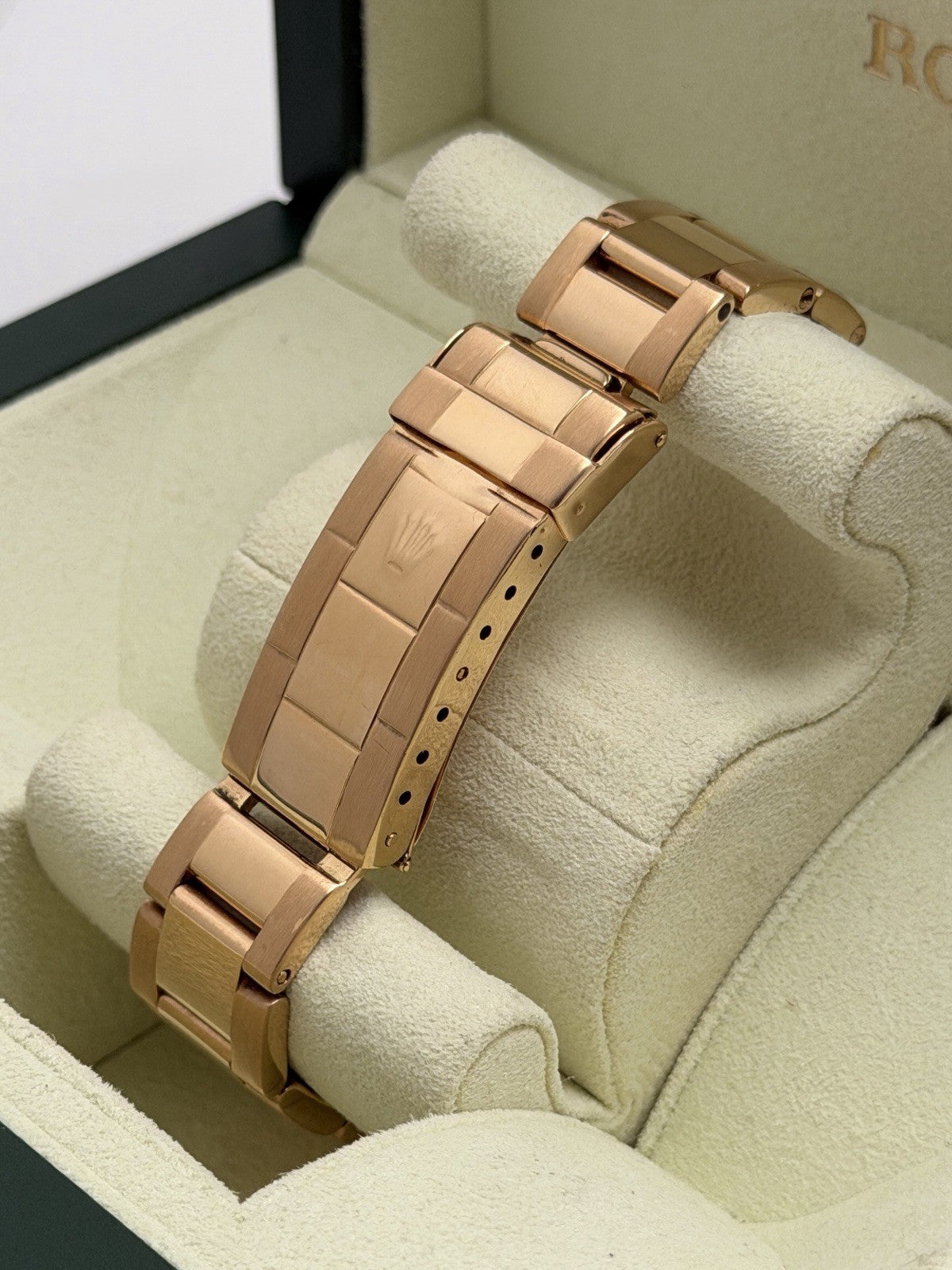 Rolex Submariner Date - 16618 - 1989 Box & Accessories - £18,750 On Collection6