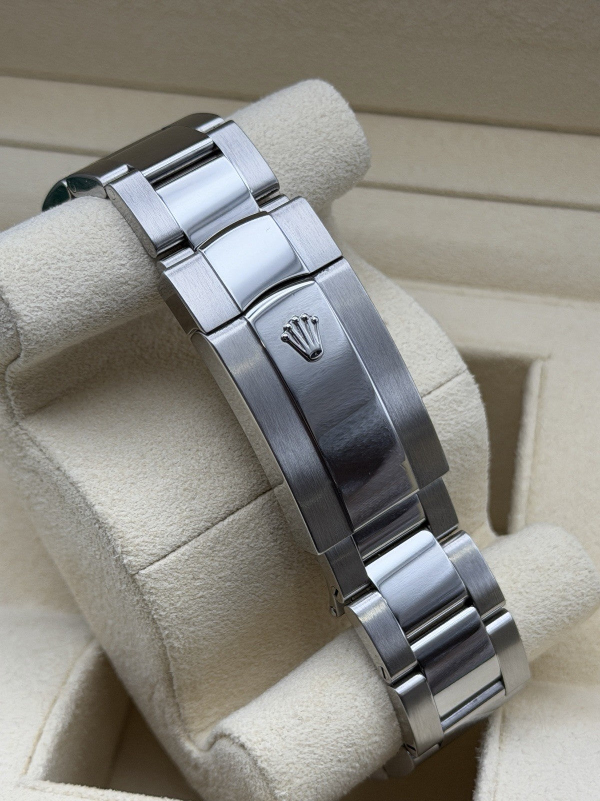 Rolex Sky Dweller - 326934 -  White Dial - Year 2020 - £11,995 Collection5