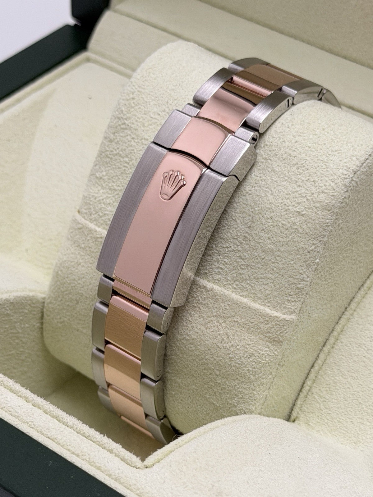 Rolex Datejust 36mm - 116201 - 2015 Full Set - £7,500 Collection8
