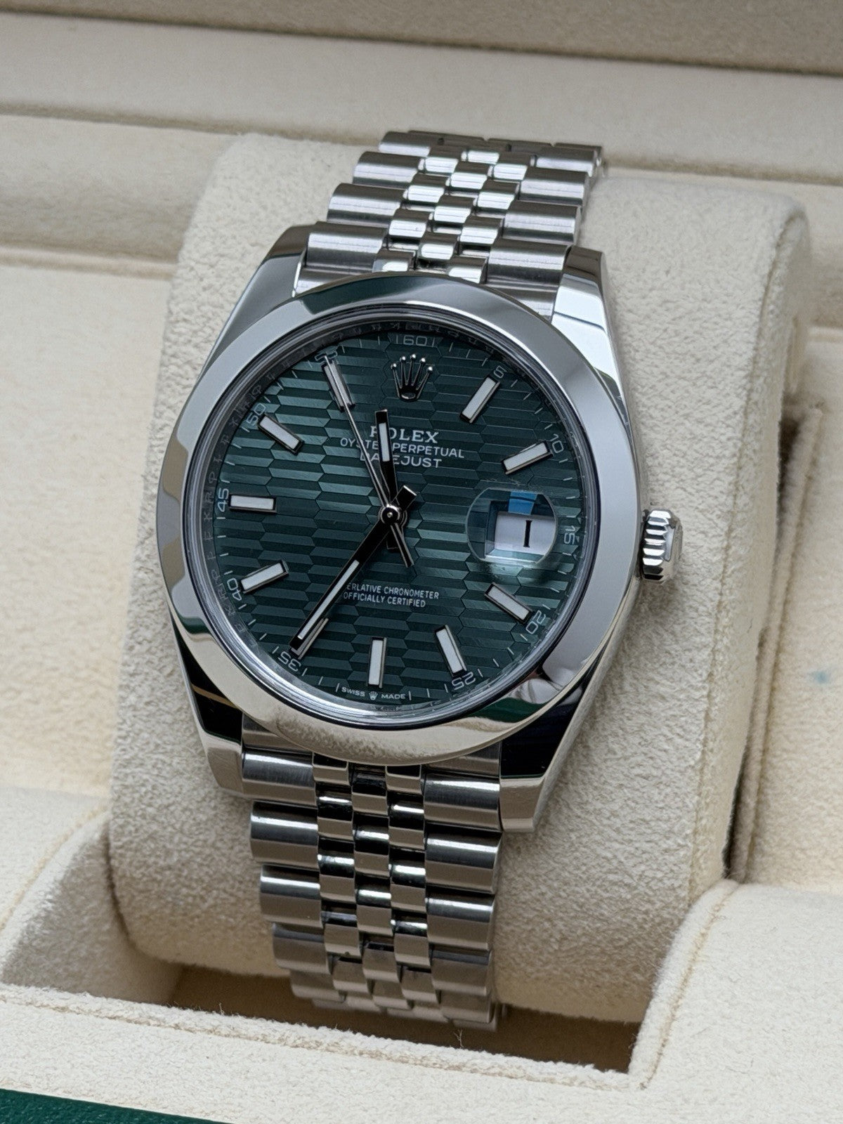 Rolex Datejust 126300 - Green Motif Dial - 2023 Full Set - £10,500 Collection2