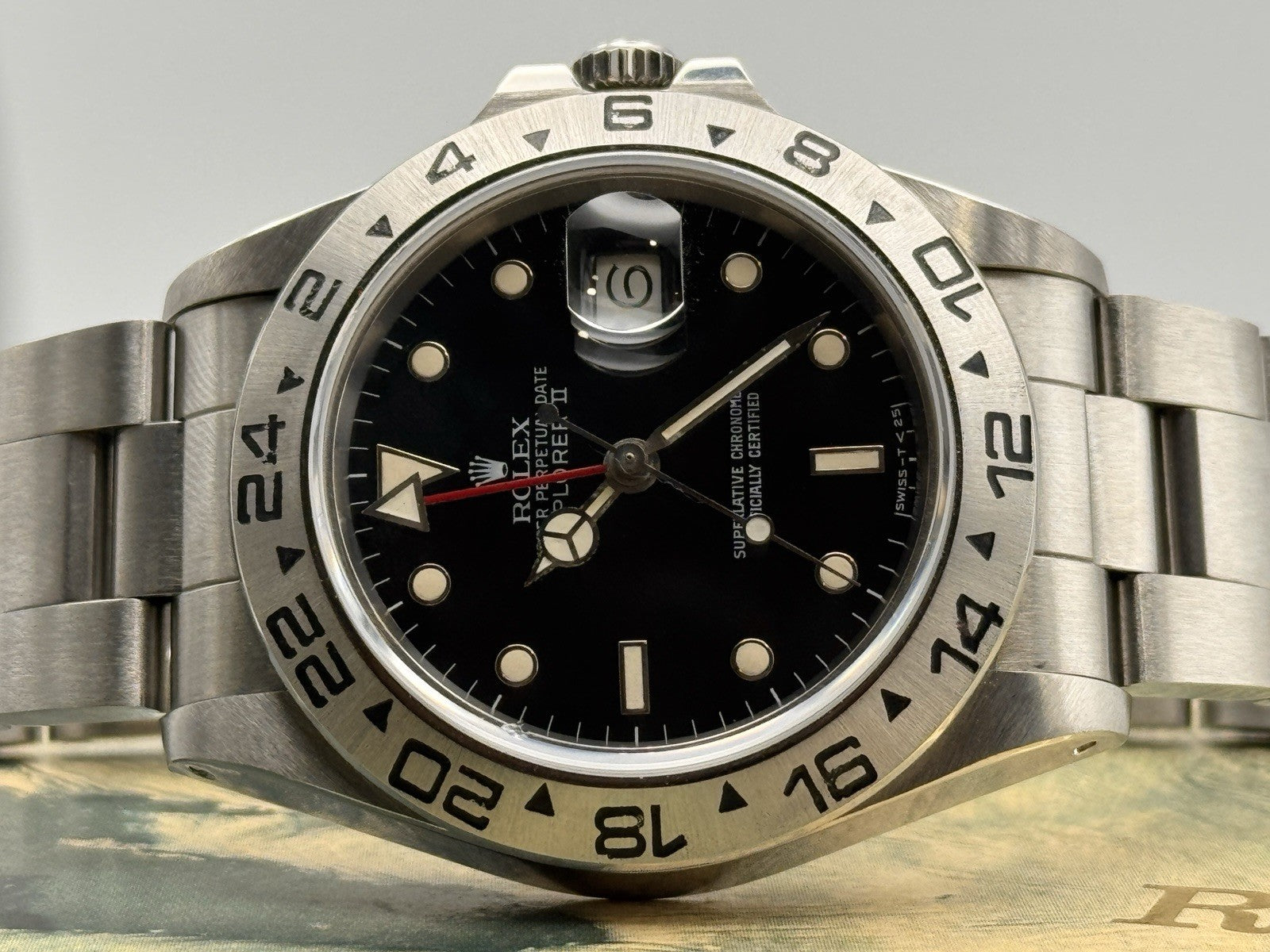 Rolex Explorer II - 16550 - RAIL DIAL Year 1986 - Outer Box7