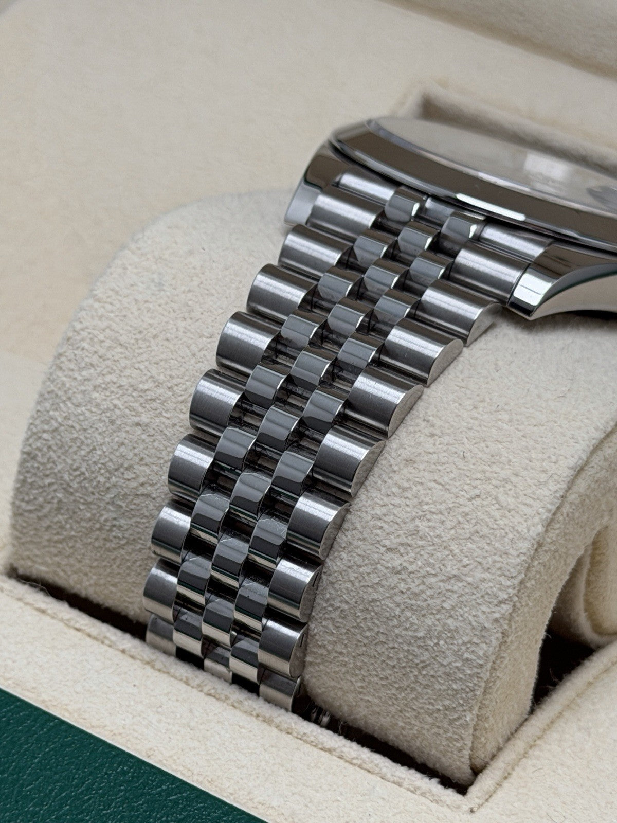 Rolex Datejust 126300 - Green Motif Dial - 2023 Full Set - £10,500 Collection5