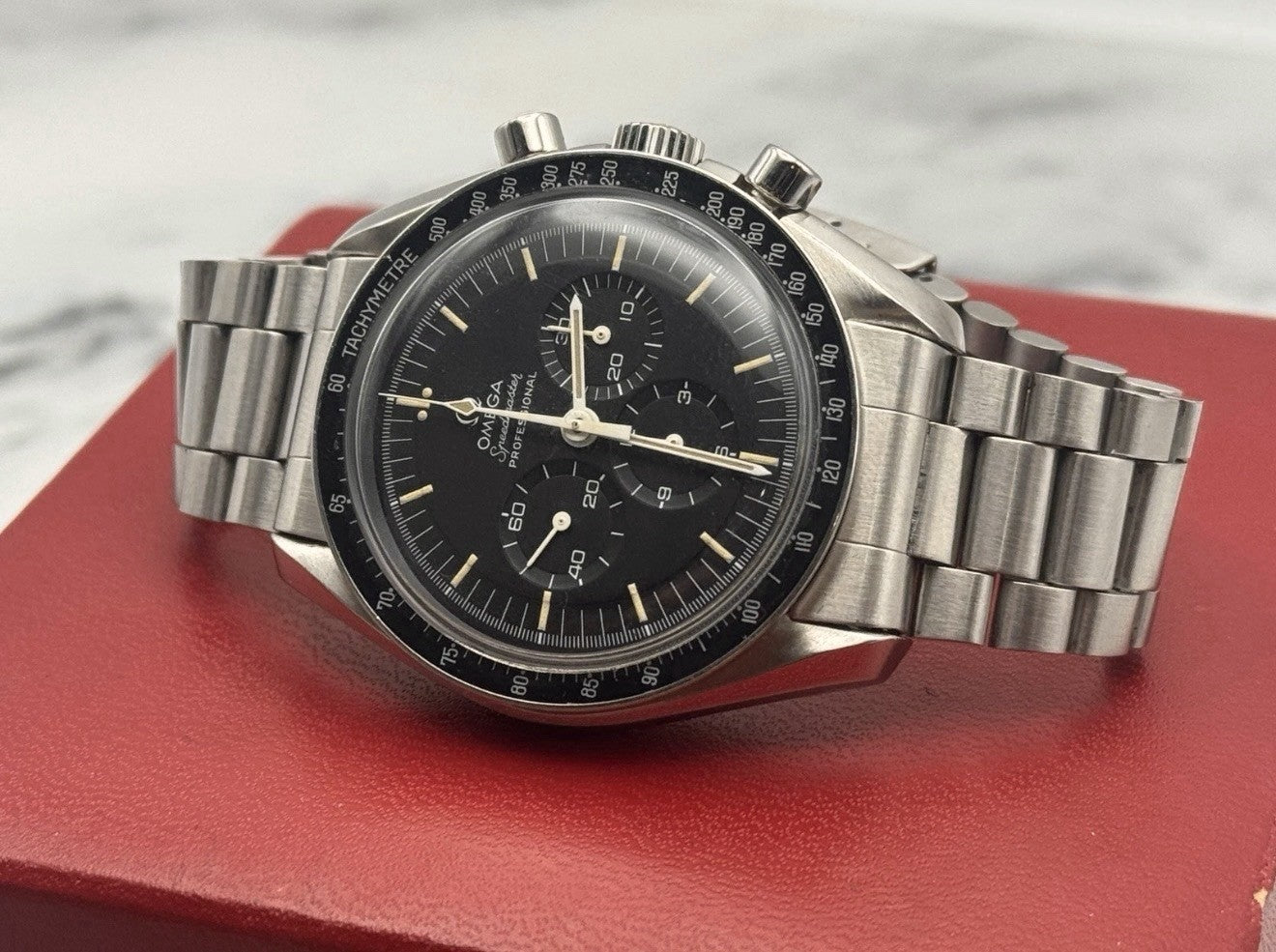 OMEGA SPEEDMASTER - 145.022-69 'STRAIGHT WRITING' CASE BACK - £6495 Collect8