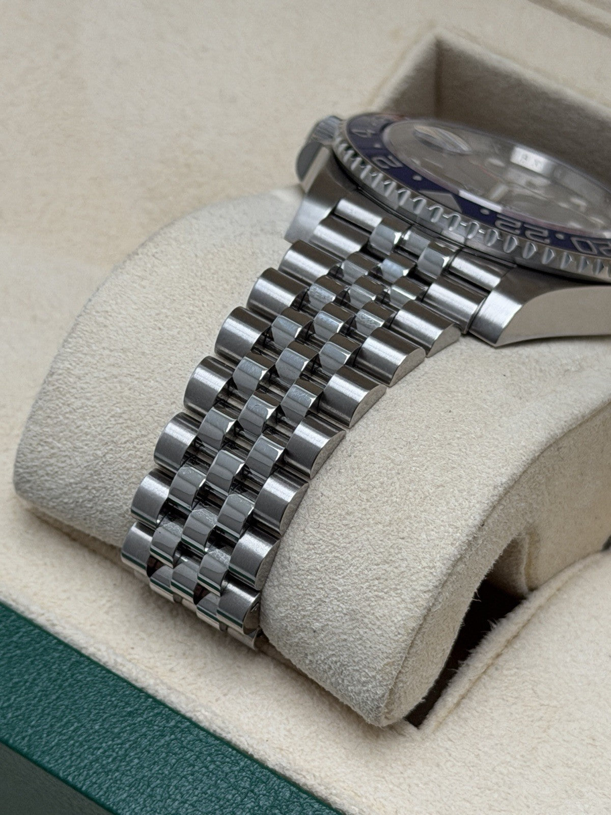Rolex GMT Master II "Pepsi" – 126710BLRO – 2022 Full Set - £17,995 On Collection7