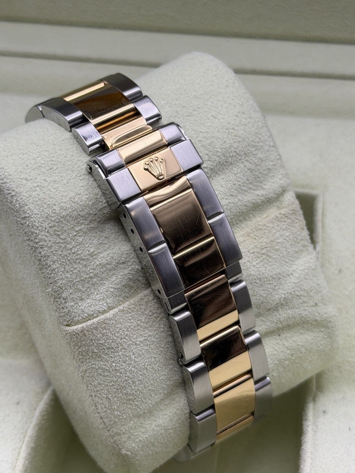 Rolex Yacht-Master - 16623 - 40mm - Year 2007 - £8995 On Collection5