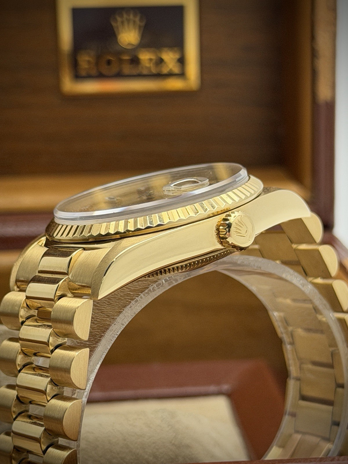 Rolex Day-Date 36 - 18238 - Factory Champagne Diamond Dial - Boxed3