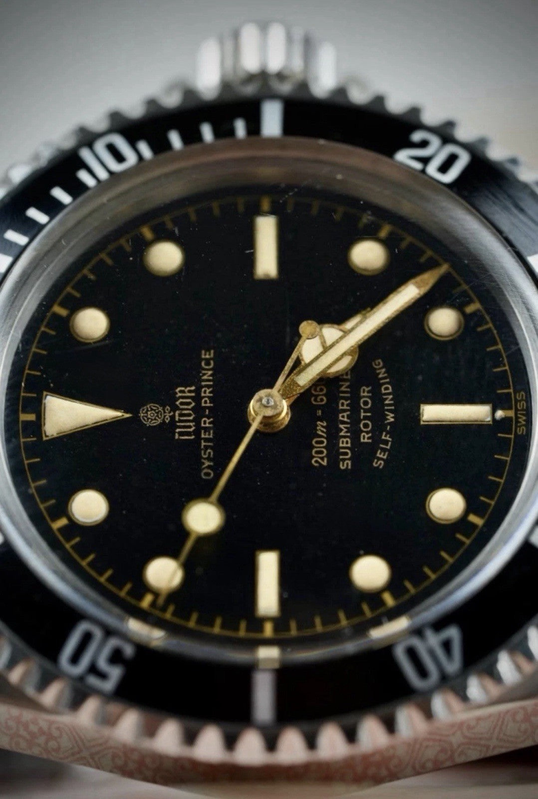 Tudor Submariner 7928 Exclamation Gilt Dial - PCG - 1961 - Box & Papers - £155002