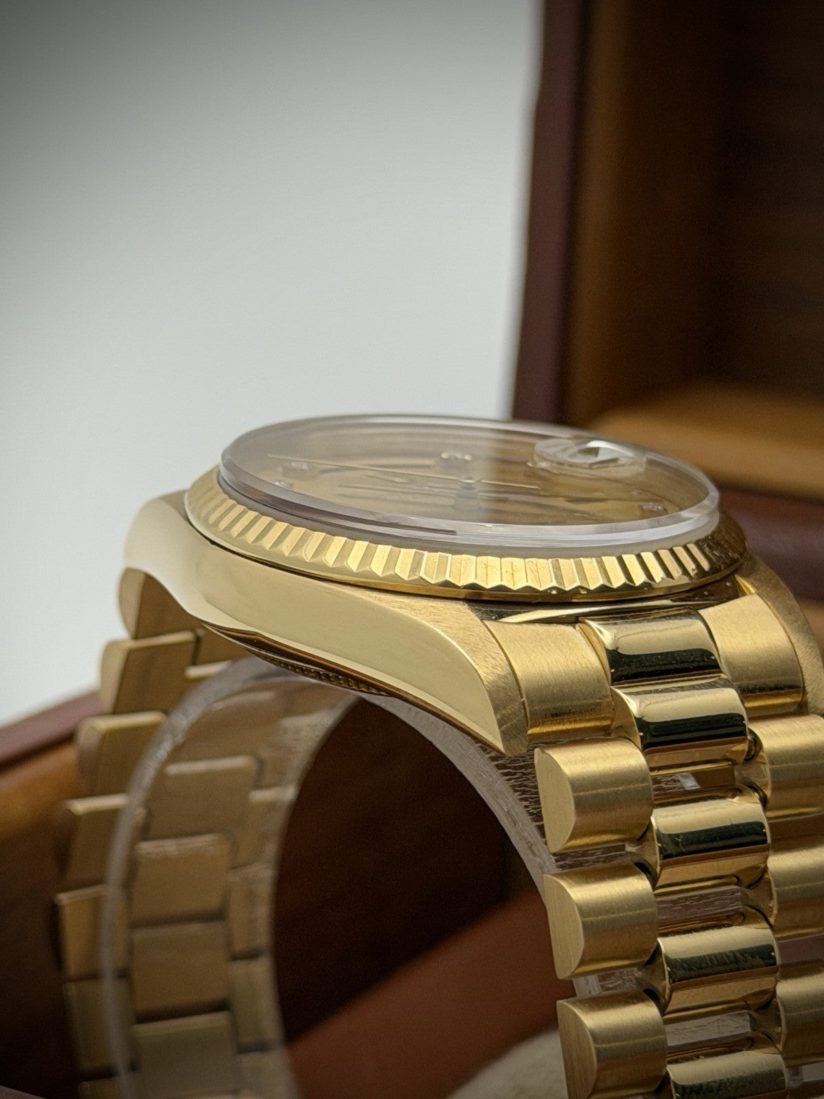 Rolex Day-Date 36 - 18238 - Factory Champagne Diamond Dial - Boxed6