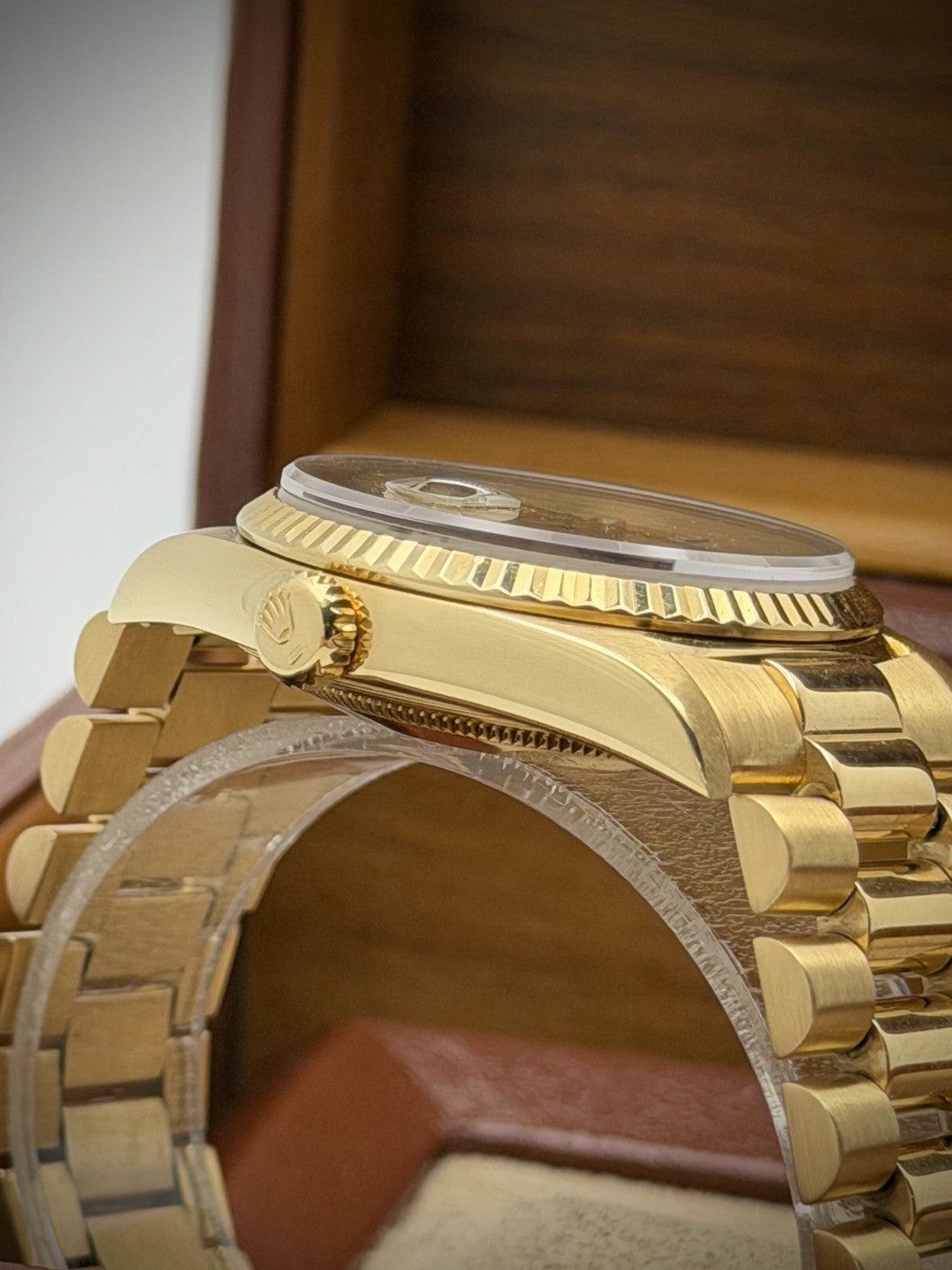 Rolex Day-Date 36 - 18238 - Factory Champagne Diamond Dial - Boxed4