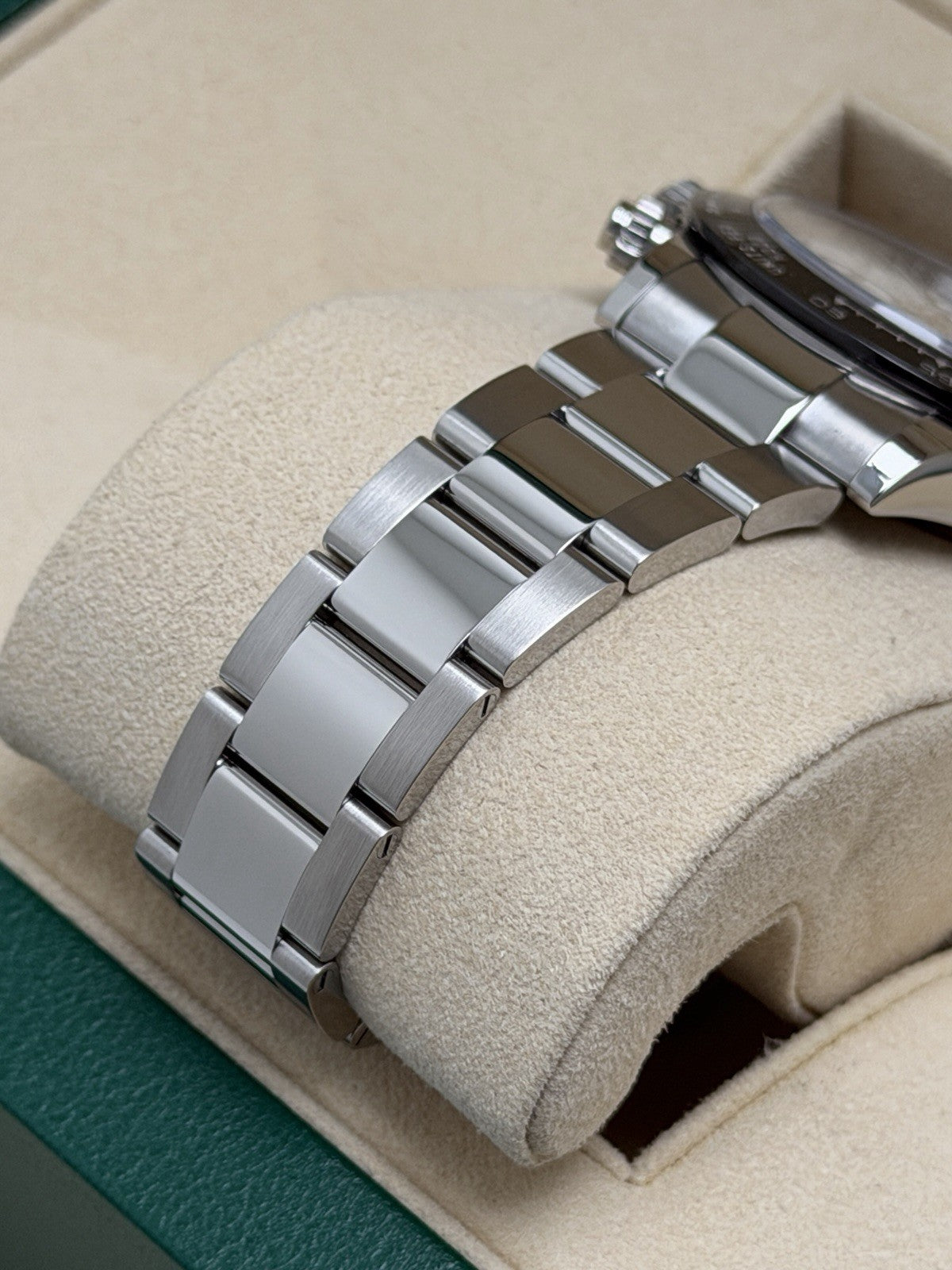 Rolex Daytona - 116500LN ‘Panda’ - 2018 Box & Accessories - £19,750 Collection5