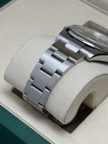 Rolex Oyster Perpetual 41mm - 124300 Green Dial - 2025 Full Set - £6,995 Collect4