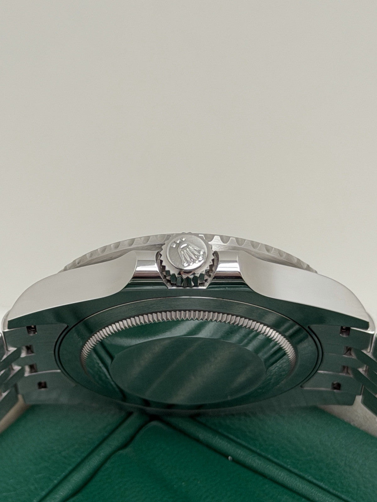 Rolex GMT Master II "Pepsi" – 126710BLRO – 2022 Full Set - £17,995 On Collection4