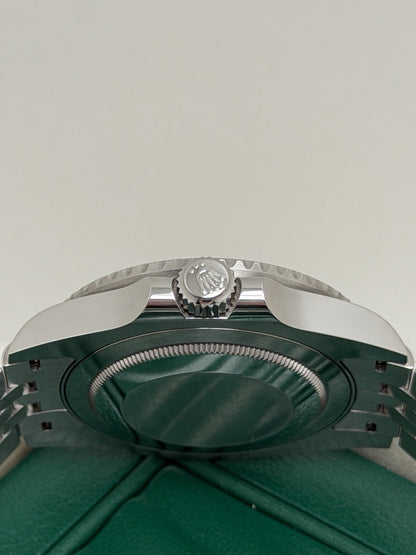 Rolex GMT Master II "Pepsi" – 126710BLRO – 2022 Full Set - £17,995 On Collection4