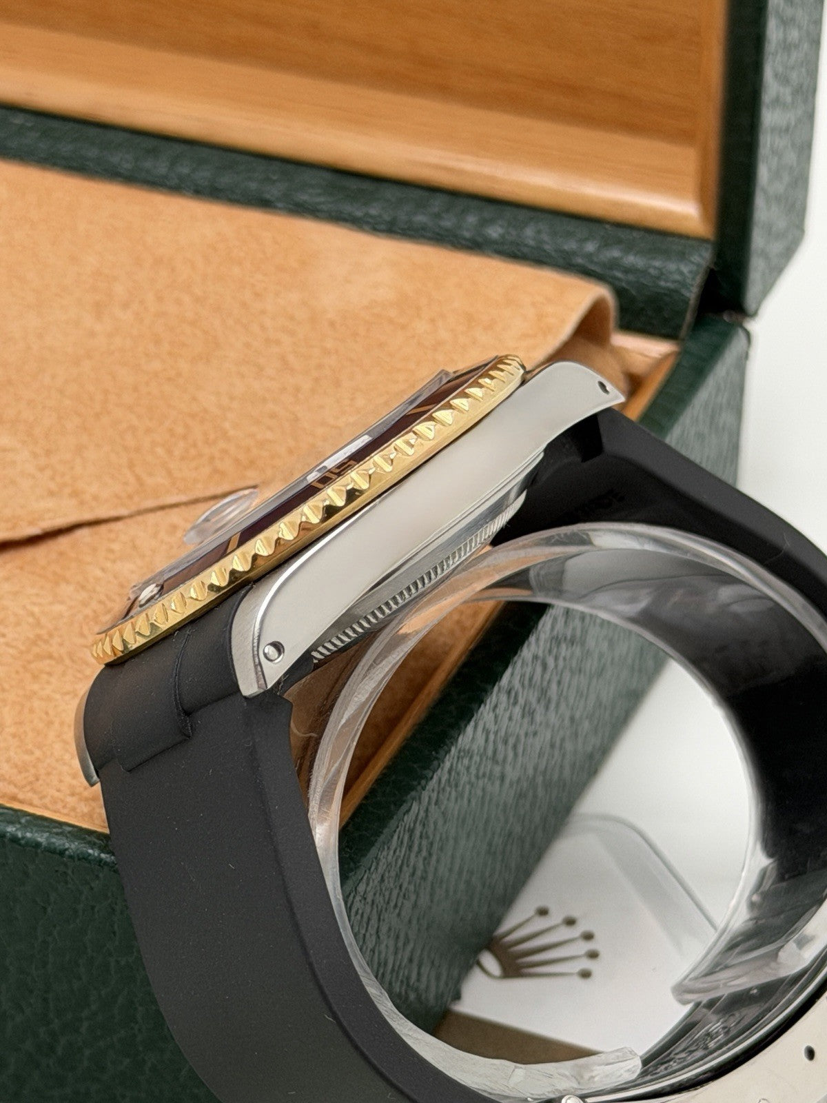 Rolex Submariner Date - 16613 ‘Bluesy’ - 1999 - Box & Service Papers2