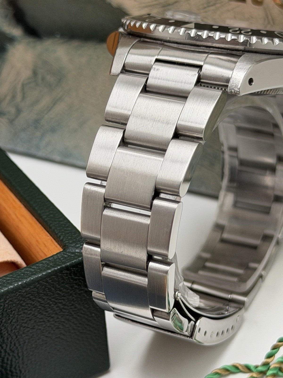 Rolex GMT-Master - 16760 ‘Fat Lady’ - Box & Accessories - 1987 - £9,750 Collect3
