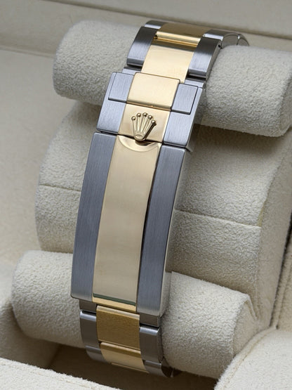 Rolex Submariner 126613LN - Year 2021 - Full Set - £10,995 On Collection9