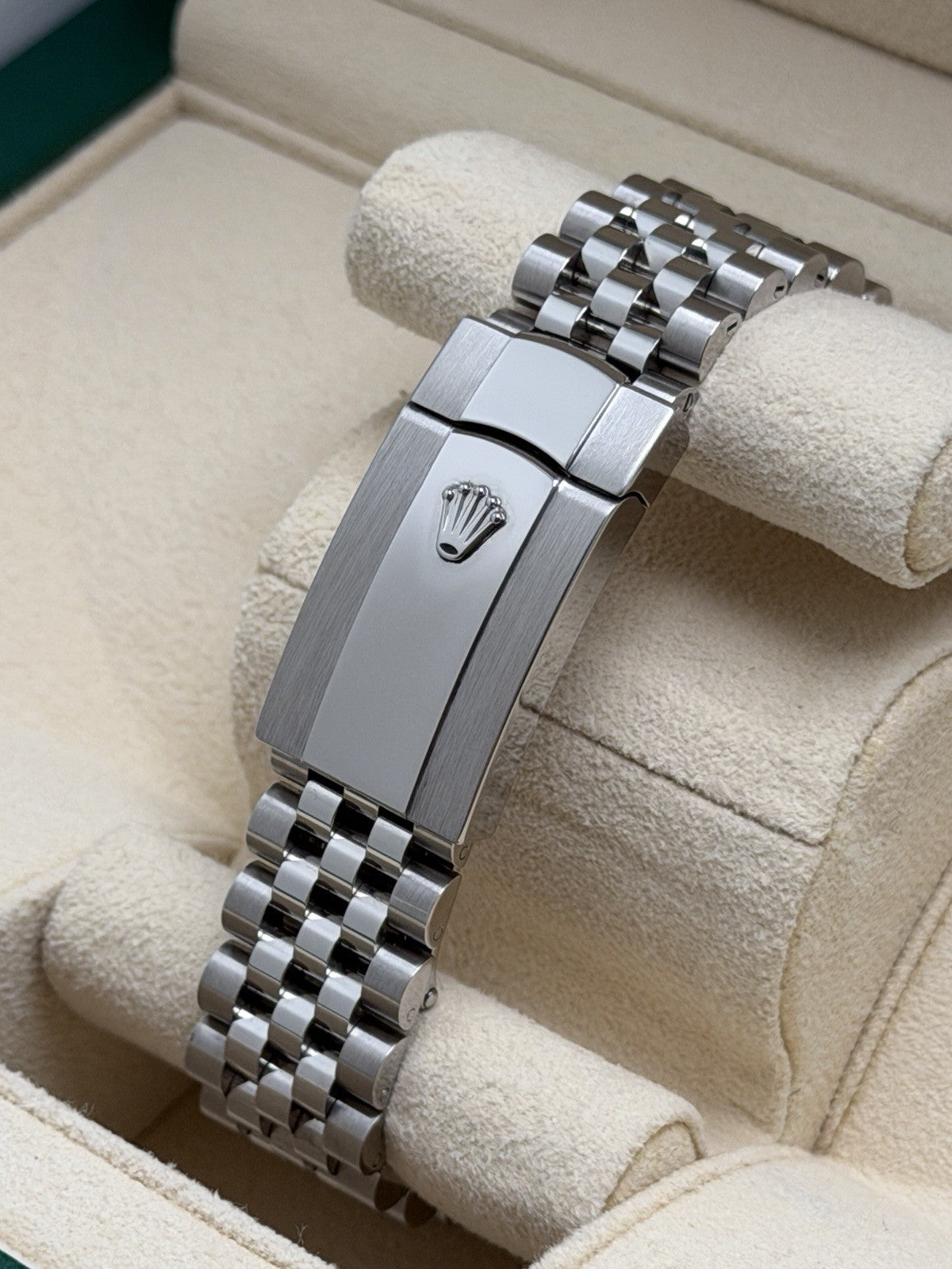 Rolex Datejust 126300 - Green Motif Dial - 2023 Full Set - £10,500 Collection7