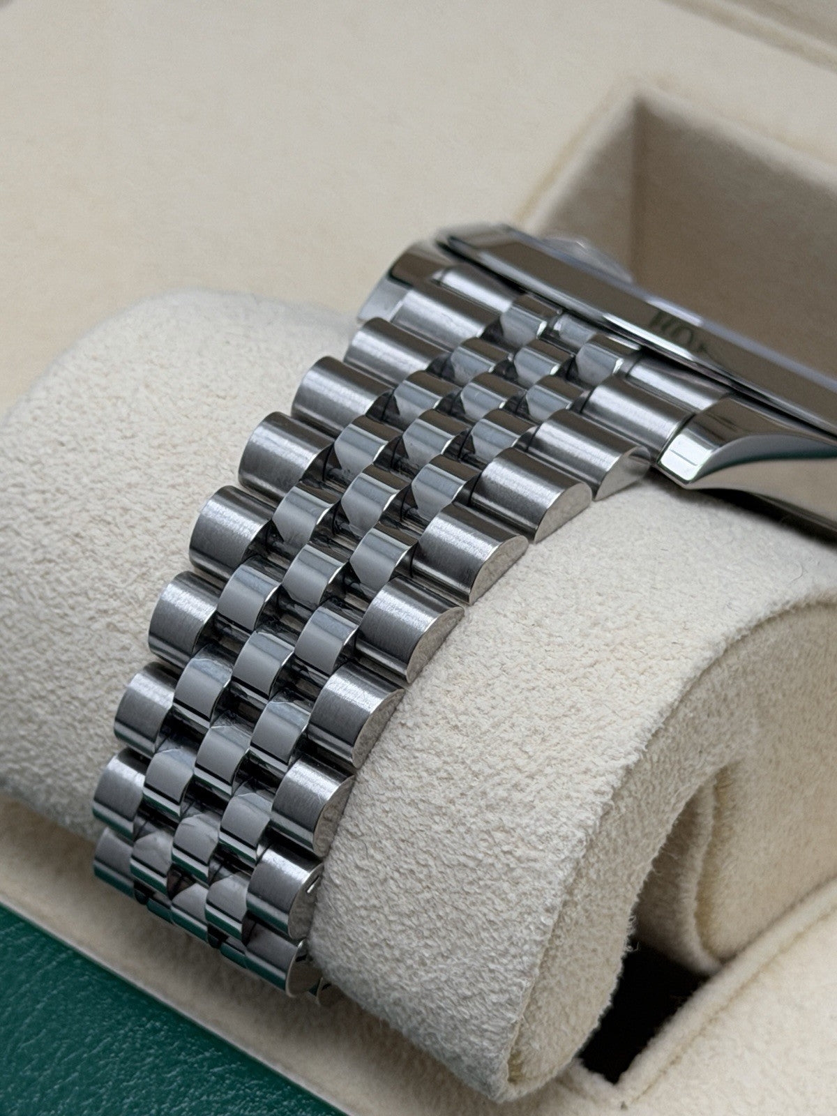 Rolex Datejust 126300 - Green Motif Dial - 2023 Full Set - £10,500 Collection6