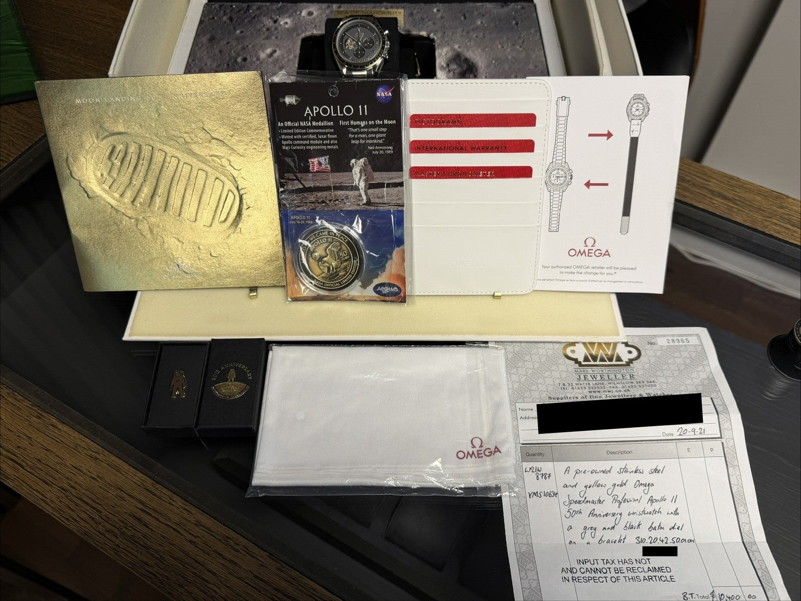 Omega Speedmaster Apollo 11 - 310.20.42.50.01.001 - 2019 Full Collectors Set11