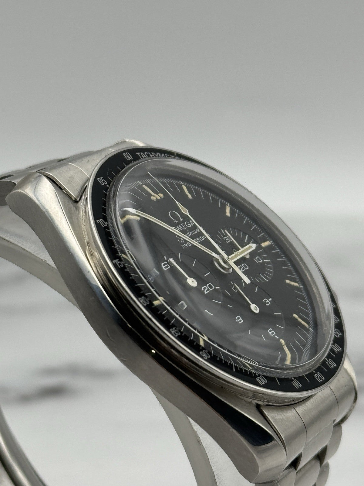 OMEGA SPEEDMASTER - 145.022-69 'STRAIGHT WRITING' CASE BACK - £6495 Collect4