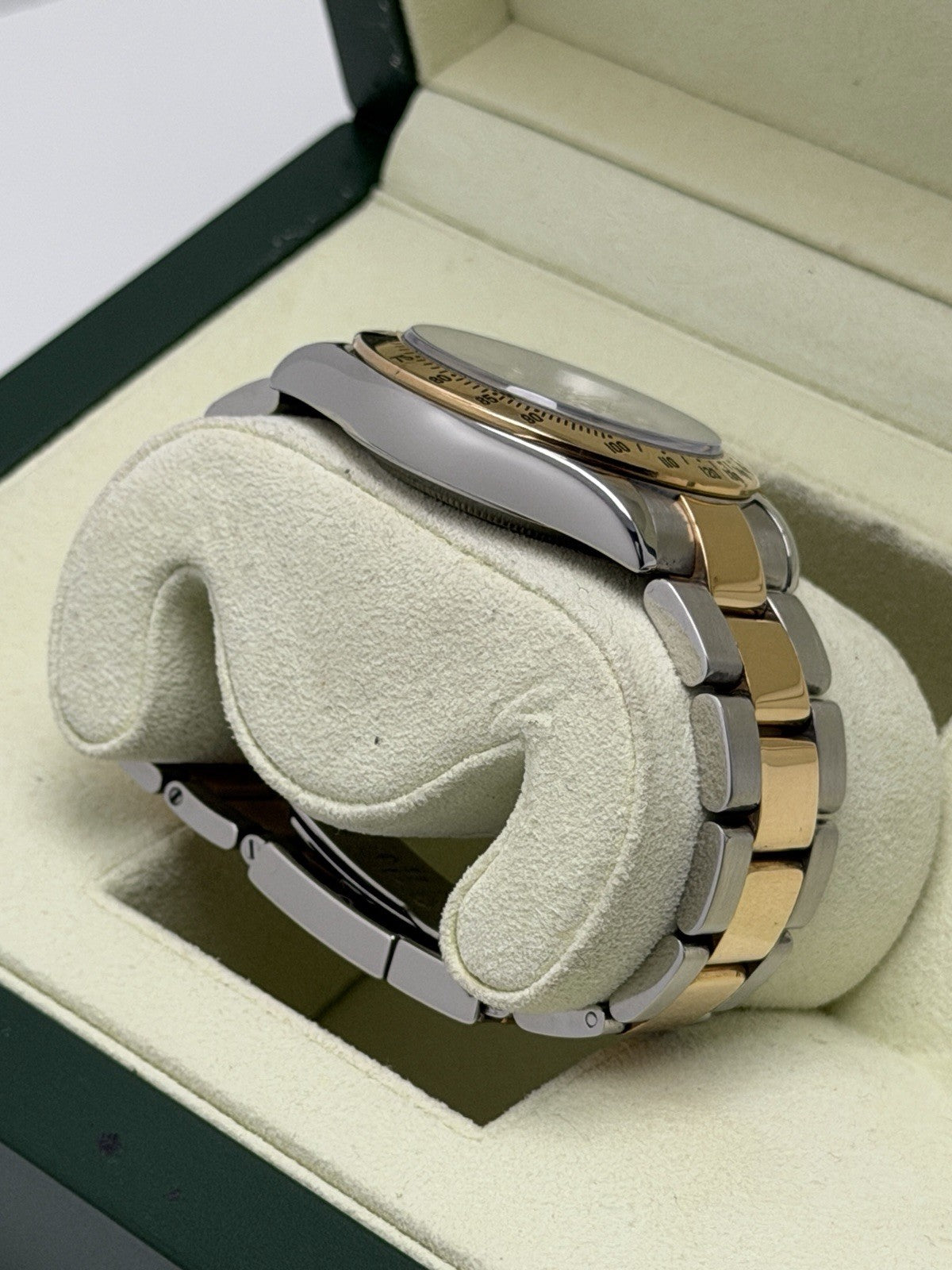 Rolex Daytona - 116523 - Year 2007 - Box & Accessories - £13,750 On Collection9