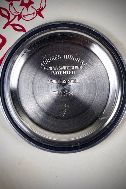 Tudor Submariner 7928 Exclamation Gilt Dial - PCG - 1961 - Box & Papers - £1550018