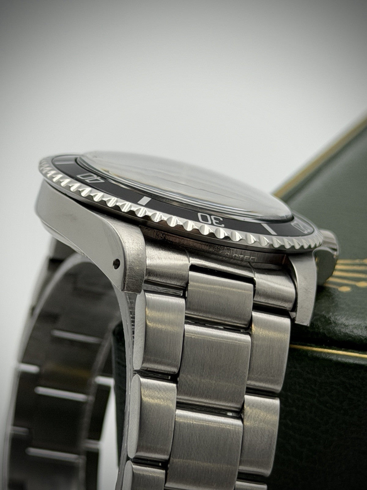 ROLEX SUBMARINER 5513 - Box - Amazing dial & Hands - £7250 On Collection7