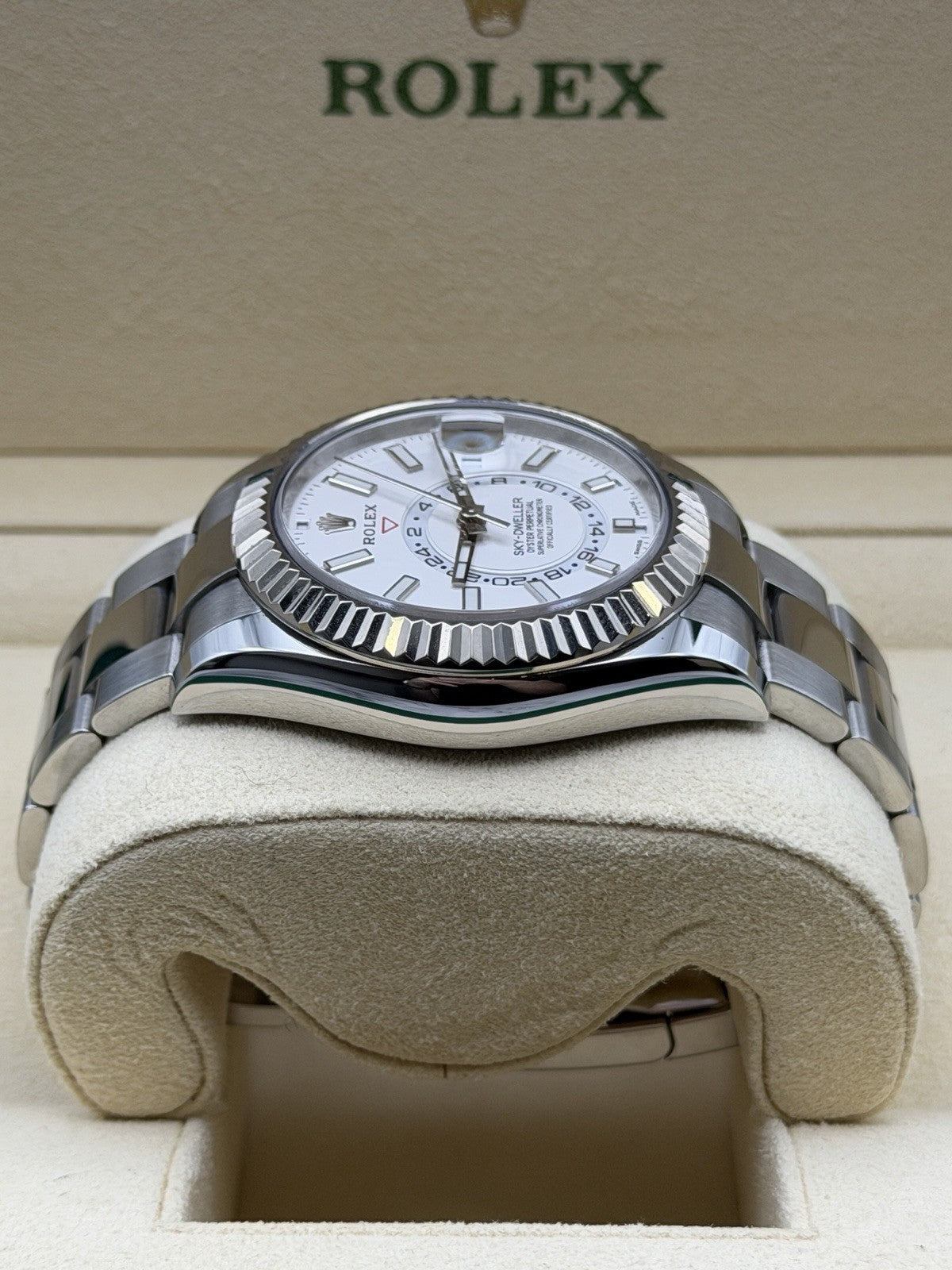 Rolex Sky Dweller - 326934 -  White Dial - Year 2020 - £11,995 Collection4