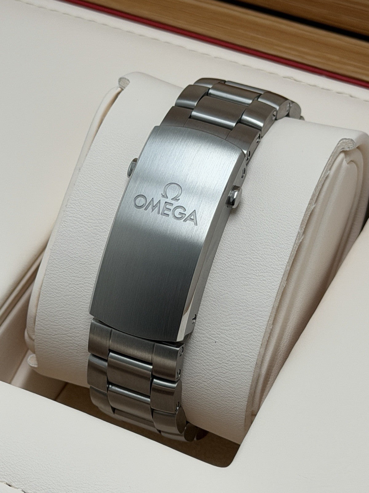 OMEGA Seamaster Planet Ocean 215.30.46.51.01.002 - 2023 Full Set - £4750 Collect6