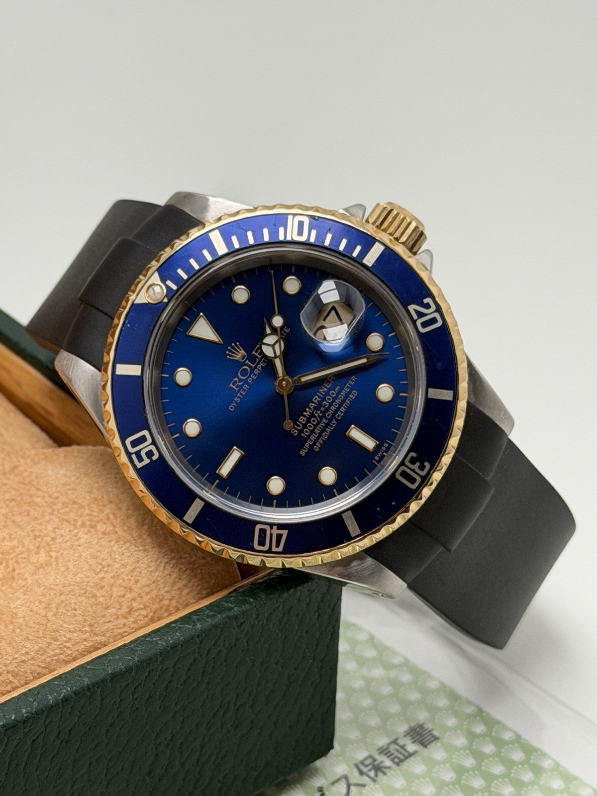 Rolex Submariner Date - 16613 ‘Bluesy’ - 1999 - Box & Service Papers0