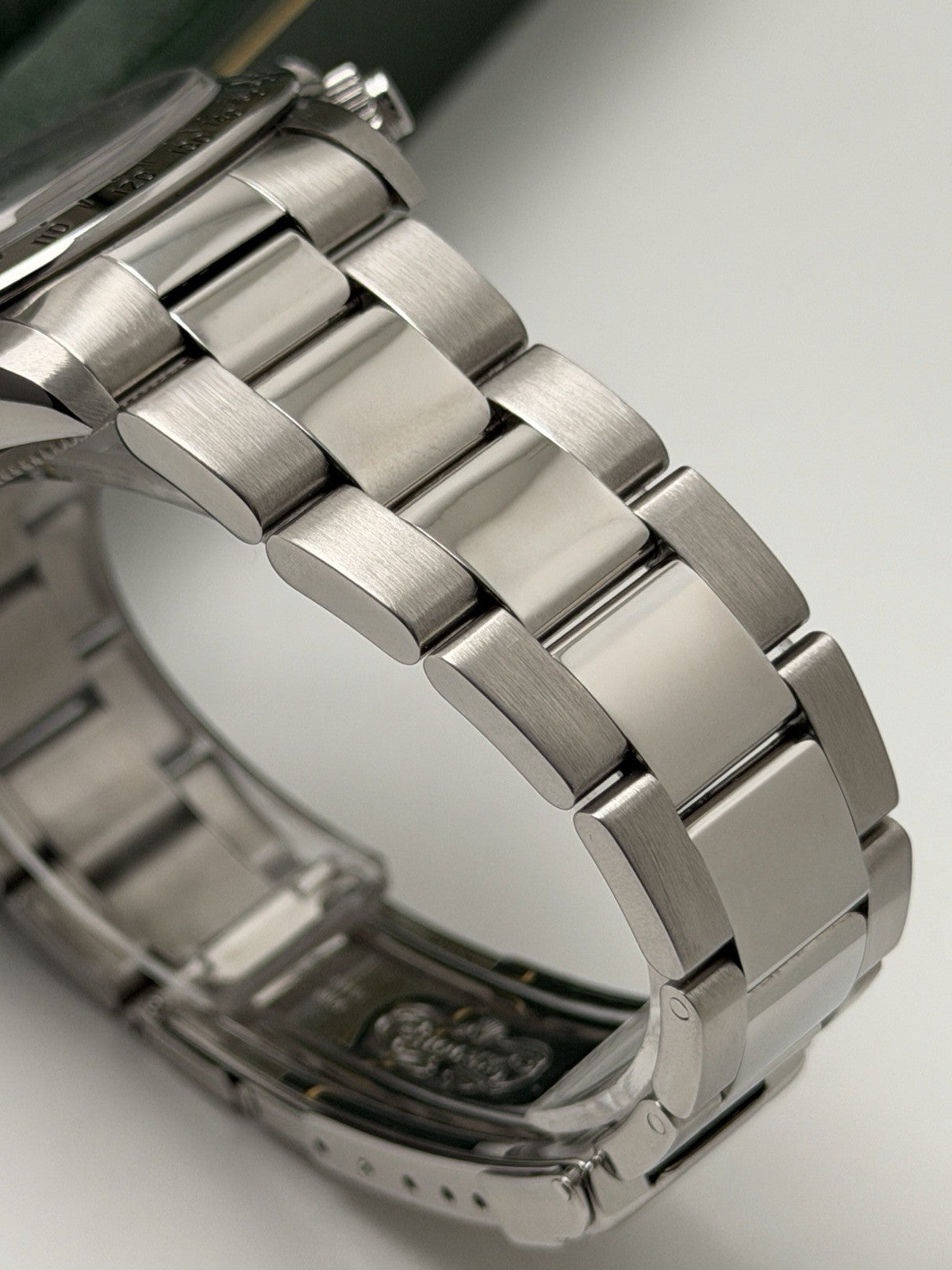 Rolex Daytona Zenith - 16520 White Dial - Box & Accessories - £19,500 Collection6