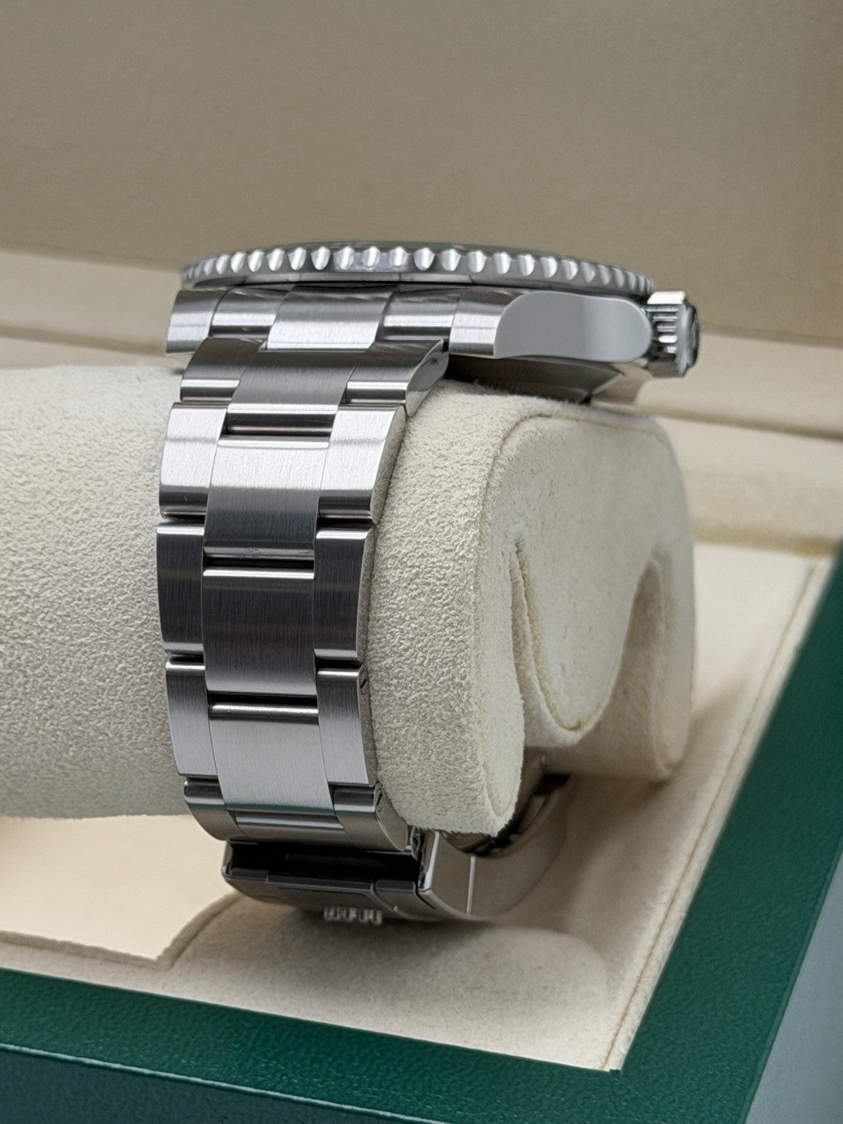 Rolex Submariner - 116610LV ‘Hulk’ - 2015 Full Set - Unworn - £14,750 Collection5