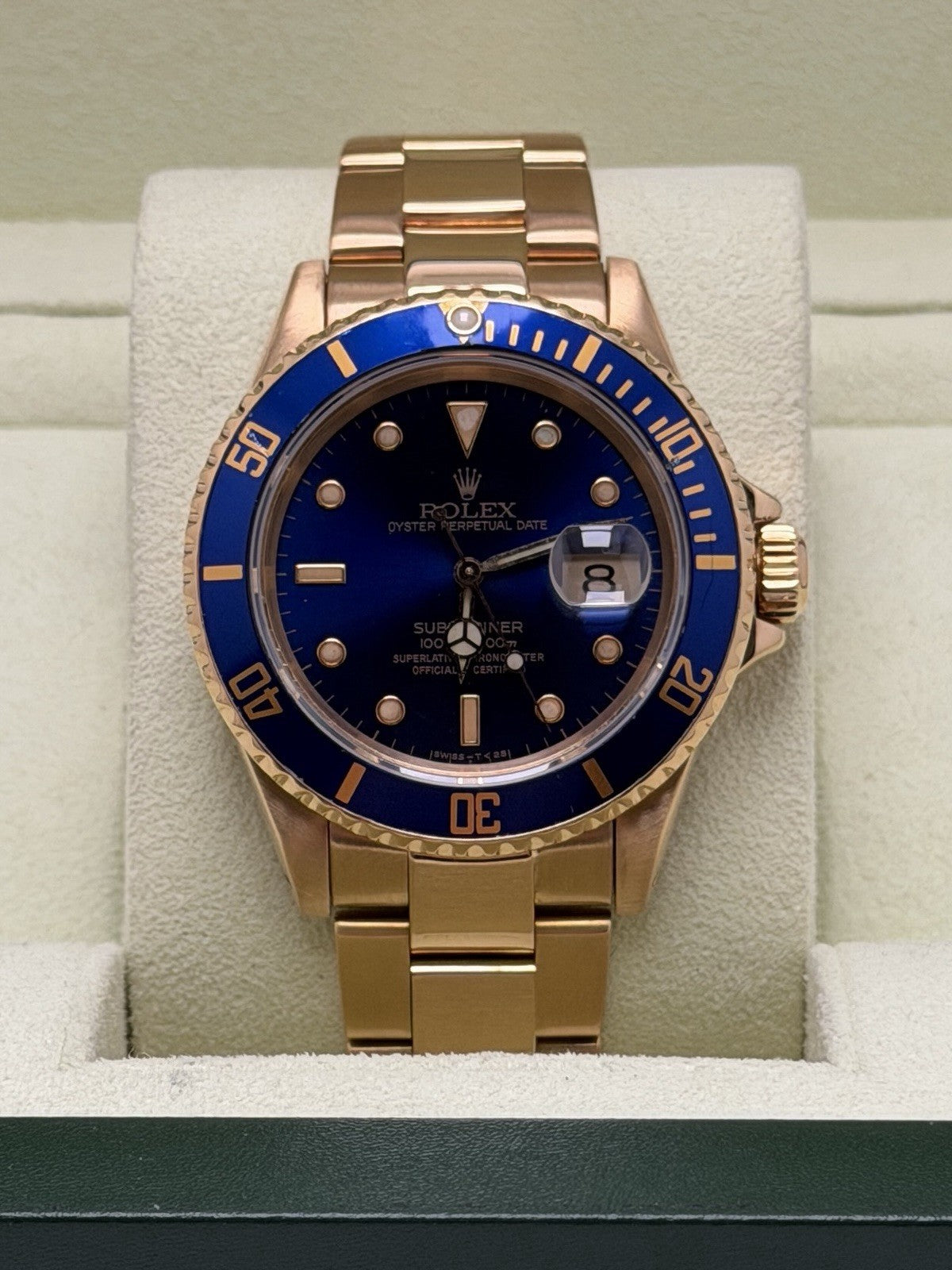 Rolex Submariner Date - 16618 - 1989 Box & Accessories - £18,750 On Collection0