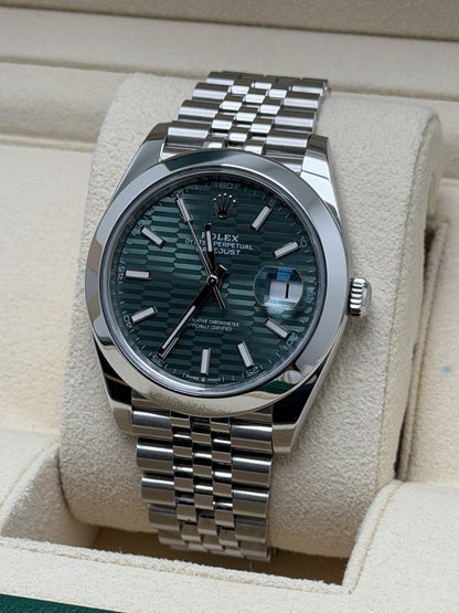 Rolex Datejust 126300 - Green Motif Dial - 2023 Full Set - £10,500 Collection2